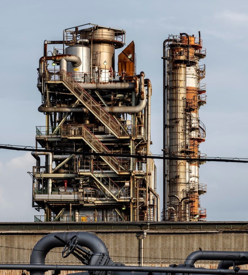 pollution-industry-exterior-daylight